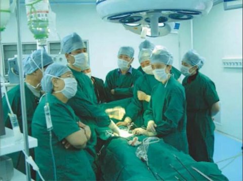 △2006年8月，山西省及華北地區(qū)首例宮腔鏡等離子電切治療粘膜下子宮肌瘤手術(shù)在山西現(xiàn)代婦產(chǎn)醫(yī)院成功開展，使我省乃至華北地區(qū)在婦科微創(chuàng)領(lǐng)域臨床應(yīng)用這一塊有了跨越性發(fā)展。